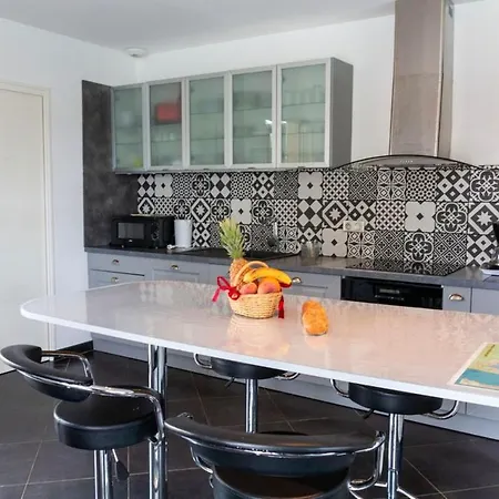 Вилла Spacieuse A Avec Piscine Privee Et Jacuzzi Арес