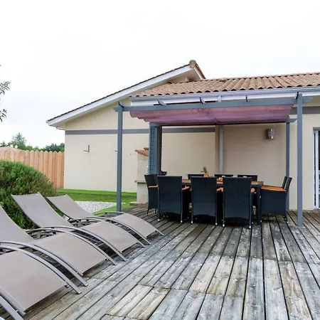 Spacieuse A Avec Piscine Privee Et Jacuzzi Вилла