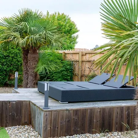 Spacieuse A Avec Piscine Privee Et Jacuzzi