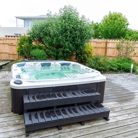 Spacieuse A Avec Piscine Privee Et Jacuzzi Вилла