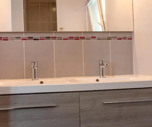 Spacieuse A Avec Piscine Privee Et Jacuzzi