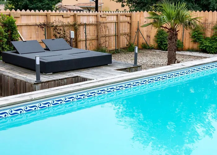 Spacieuse A Avec Piscine Privee Et Jacuzzi Villa *